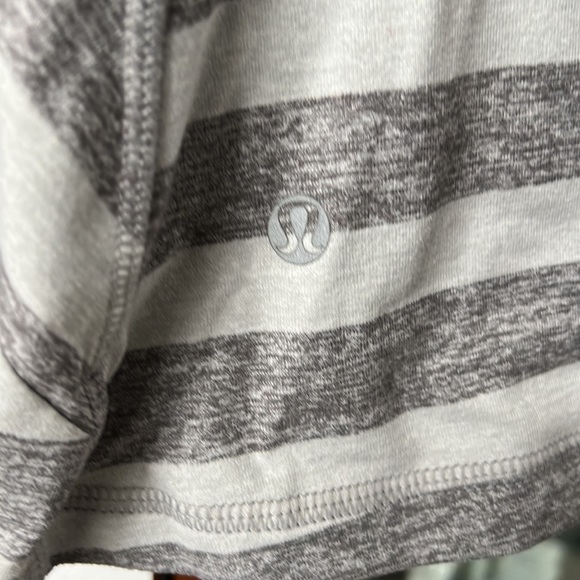 Lululemon Race Your Pace 1/2 Zip EUC Size 4 - Picture 10 of 10